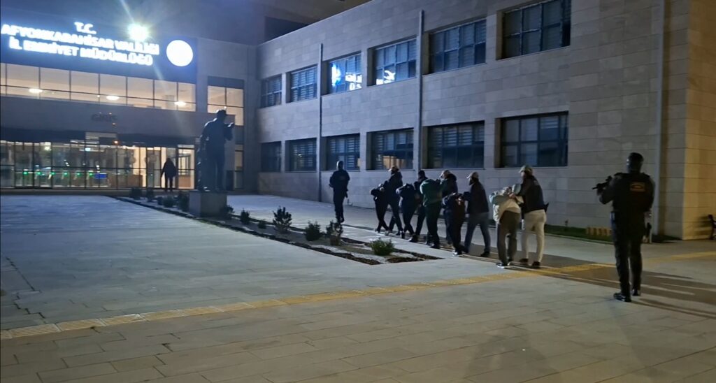 Afyonkarahisar’da DEAŞ Operasyonu: 9 Şüpheli Yakalandı, 7’si Tutuklandı