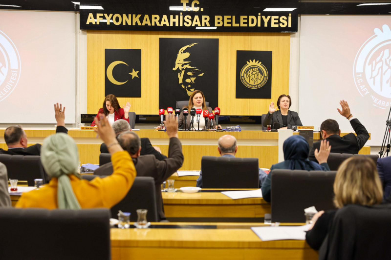 “KENTSEL DÖNÜŞÜM İÇİN BAKANA ULAŞMAYA ÇALIŞIYORUM”