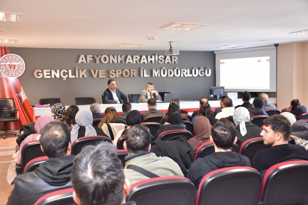 Afyonkarahisar Gençlik Merkezleri Değerlendirme Toplantısı Gerçekleştirildi