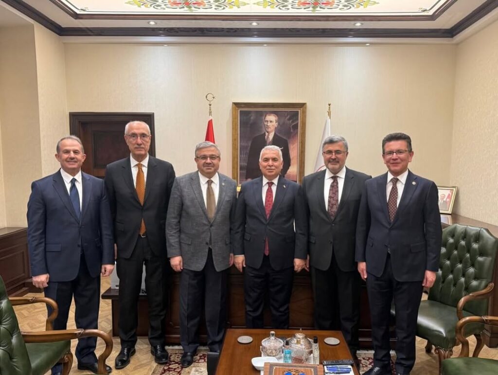 Ak Parti Milletvekilleri Ankara’da İçişleri Bakanlığı Personel Genel Müdürlüğü Görevine Başlayan Aziz Yıldırım’ı Ziyaret Etti