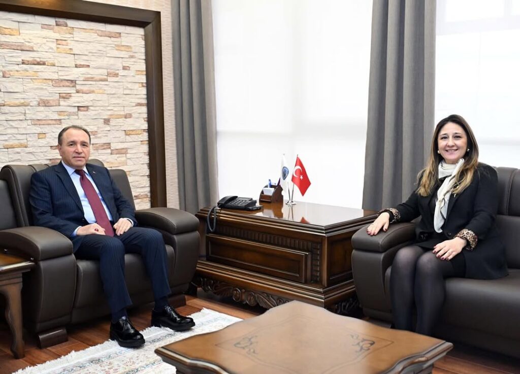 Afyonkarahisar Baro Başkanı Av. Melehat İpek Yılmaz Göktürk, Rektörümüz Prof. Dr. Mehmet Karakaş’ı Ziyaret Etti