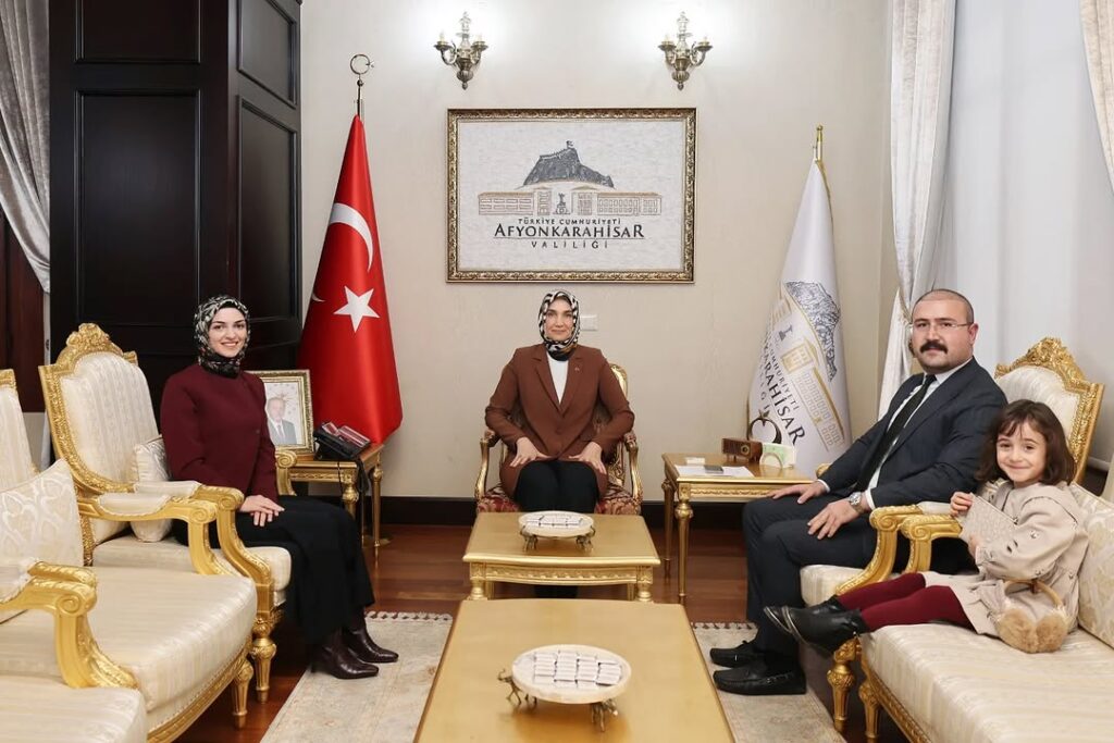 Çay Cumhuriyet Savcısı ve Eşi Valiye Nezaket Ziyaretinde Bulundu