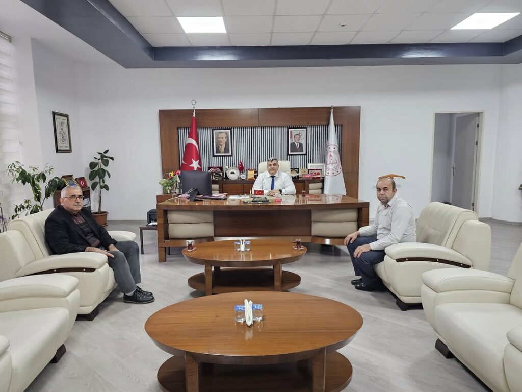 Şehidimizin Babası Fuat Saraç, İl Milli Eğitim Müdürümüz Miraç Sünnetci’yi Ziyaret Etti
