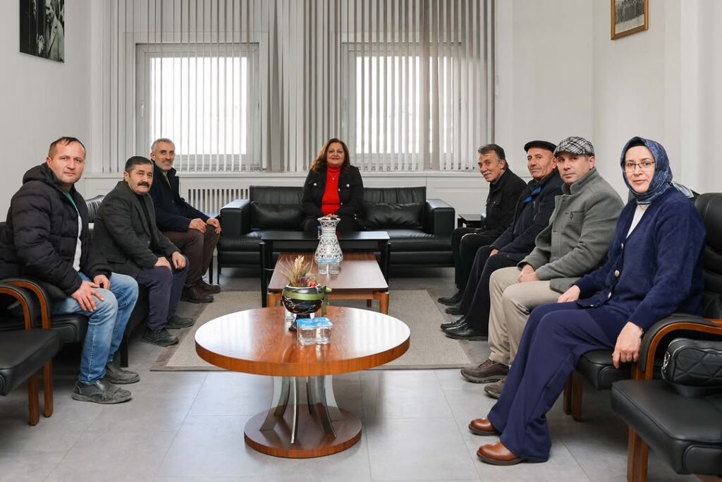 Sebze ve Meyveciler Esnaf Odası Başkanı Veysel Gök ve Yönetim Kurulu Üyeleri İle Görüş Alışverişinde Bulundu