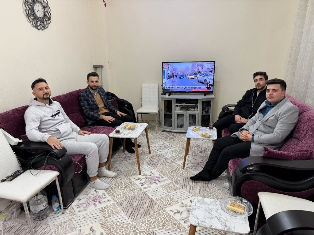 Ak Parti Afyonkarahisar İl Gençlik Kolları Başkanı Mehmet Akif Küçük’e Geçmiş Olsun Ziyareti