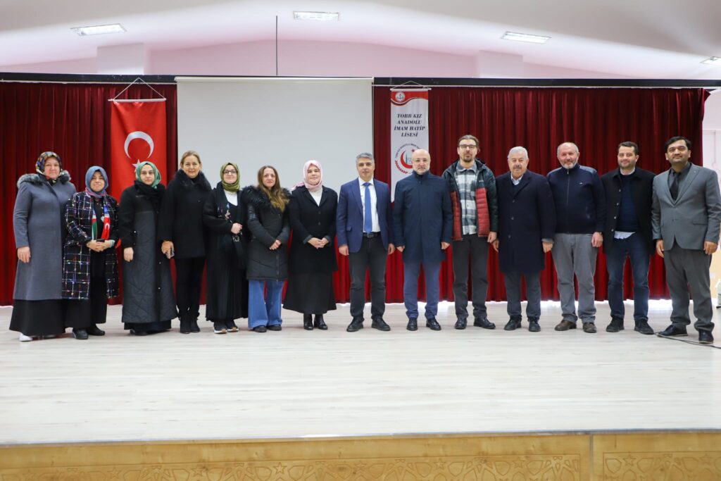 BAŞKAN ŞAHİN, “İSLAM TOPLUMUNUN EKONOMİK STRÜKTÜRÜ” KONFERANSINA KATILDI