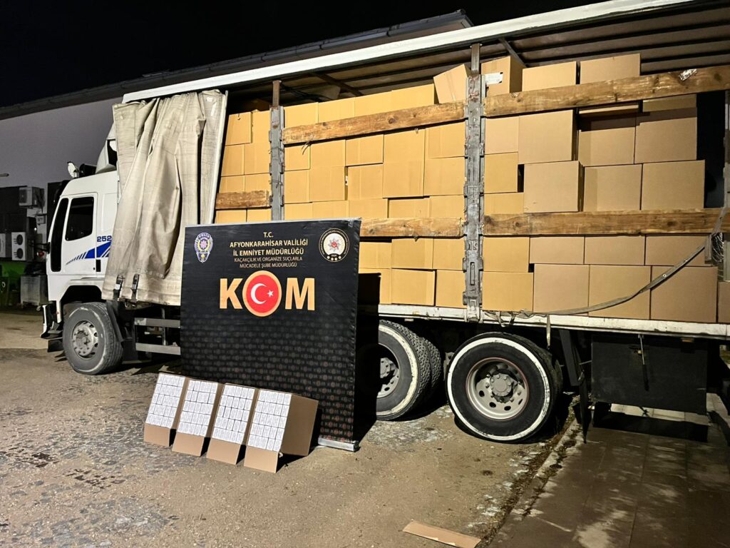 6 Milyon 190 Bin Sahte Bandrollü Makaron Ele Geçirildi