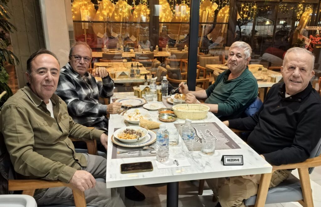 Şifalı Kaşık’ta Renkli Buluşma: İddiayı Arif Başateş Kazandı
