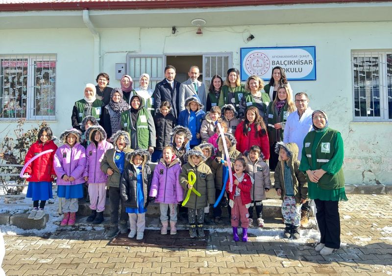 YEŞİLAY AFYONKARAHİSAR KADIN KOMİSYONU BAĞIMLILIKLA MÜCADELEDE SAHADA