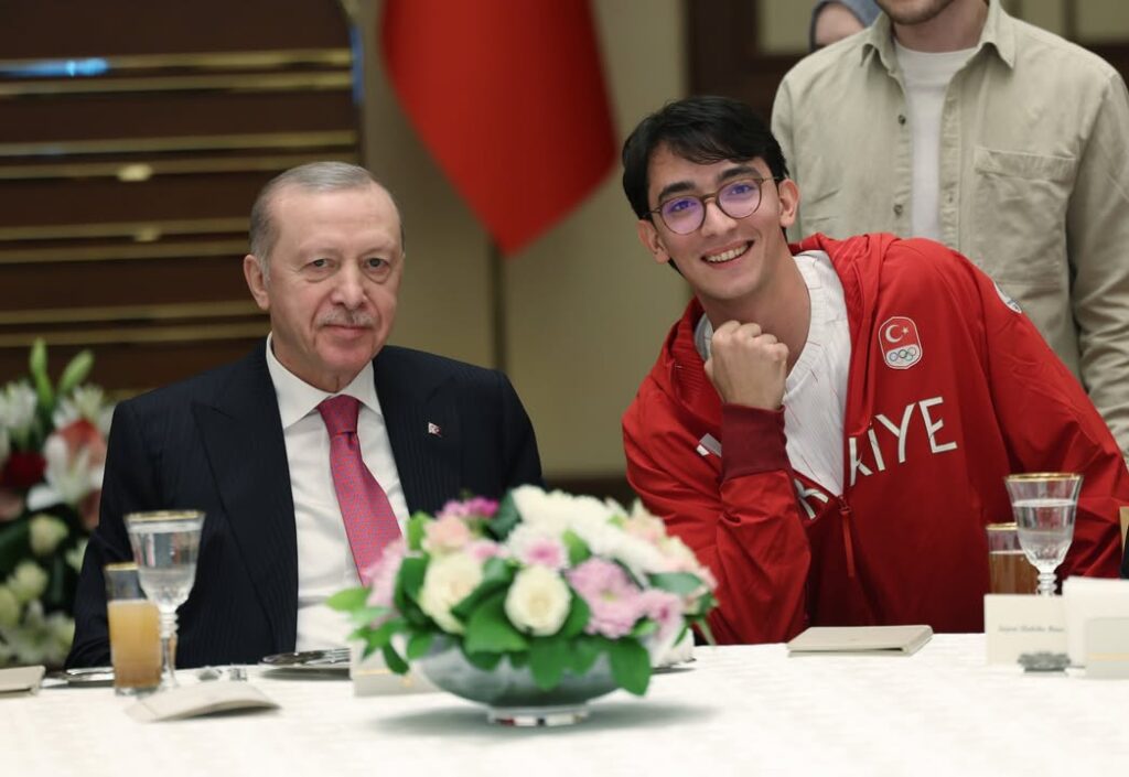 Türkiye Cumhurbaşkanı Recep Tayyip Erdoğan’dan Gençlere Çağrı