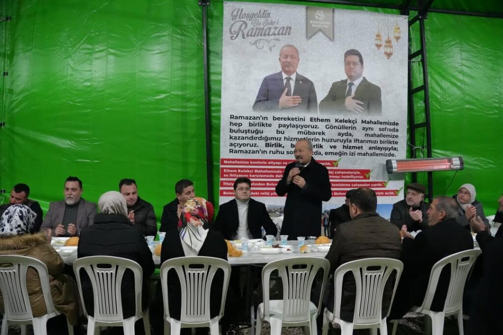 Bolvadin Belediye Başkanı Derviş Aynacı’nın Düzenlediği İftar Programı
