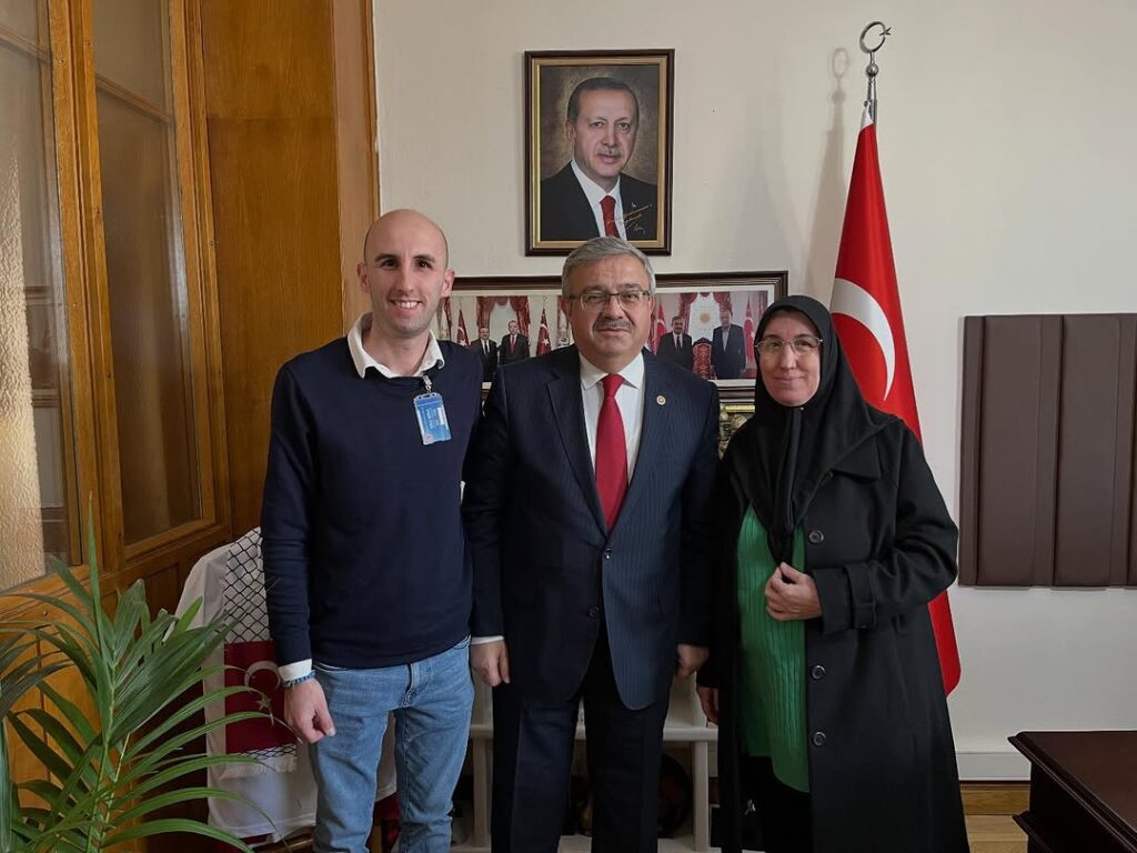 Ak Parti Milletvekili İbrahim Yurdunuseven, TBMM’de Sandıklılı Hemşehrilerini Ağırladı