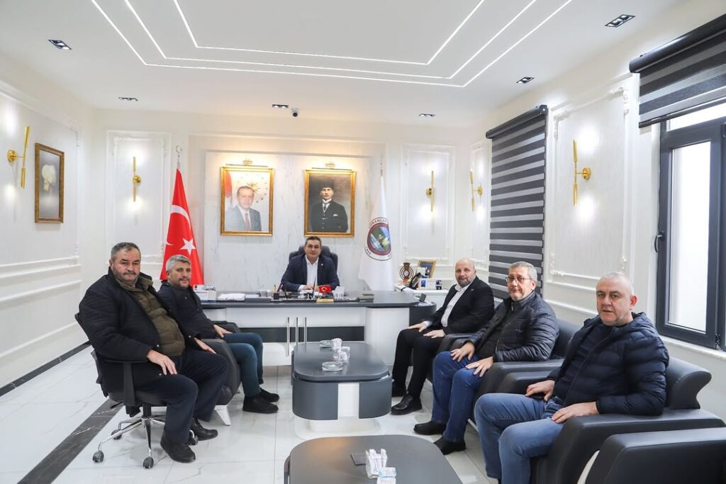 Çobanlar Belediye Başkanı Ali Altuntaş, Ak Parti Bolvadin İlçe Başkanı Yasin Nurbaş ve Heyetini Ağırladı