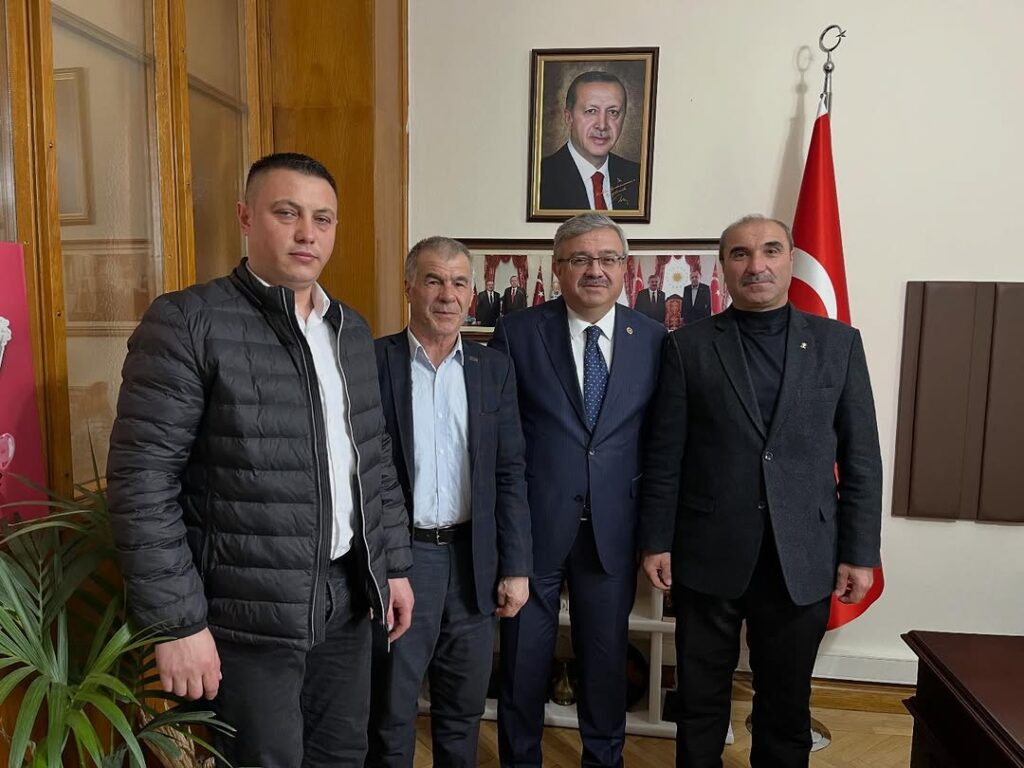 AK Parti İlçe Başkanı ve Hemşehrileri TBMM’de Misafir Edildi