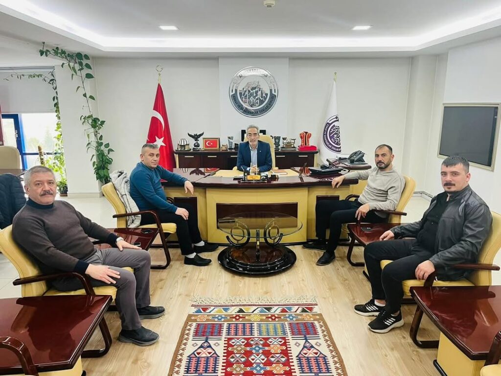 Başmakçı Esnaf ve Sanatkarlar Odası Yönetimi Afyonkarahisar Esnaf ve Sanatkarlar Odaları Birliği Başkanı’na Ziyarette Bulundu
