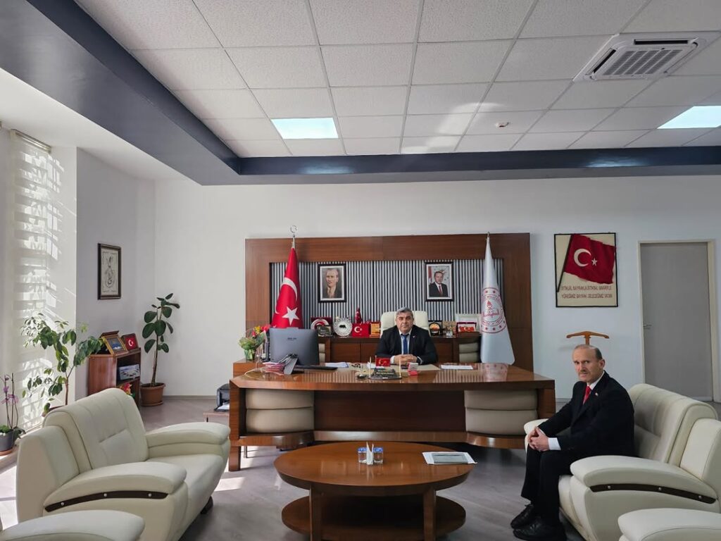 Hocalar İlçe Milli Eğitim Müdürü Nazif Sarı, İl Milli Eğitim Müdürü Miraç Sünnetci’yi Ziyaret Etti