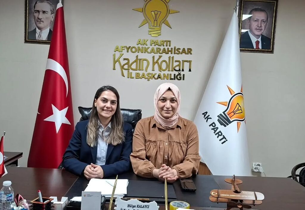 AK Parti Afyonkarahisar İl Kadın Kolları’ndan Nöbetçi Üyelerle Vatandaş Buluşması