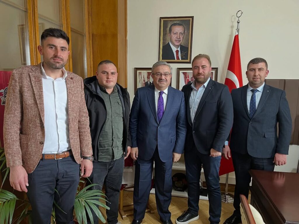 Ak Parti Milletvekili İbrahim Yurdunuseven, TBMM’de Şuhut Hallaç Köyü Muhtarı ve Azalarını Ağırladı