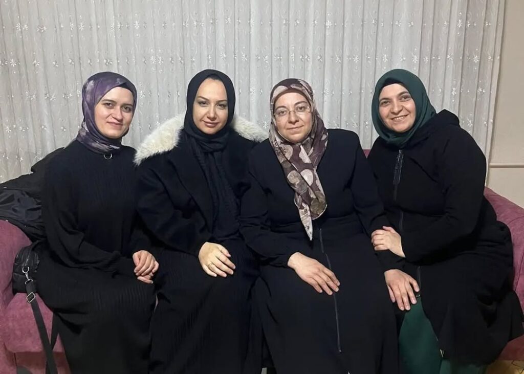 AK Parti Afyonkarahisar İl Kadın Kolları’ndan Yasemin May Hanım’a Ziyaret