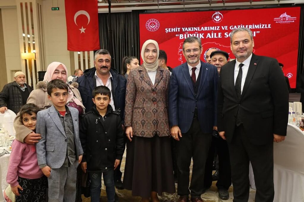 Rektör Prof. Dr. Adem Aslan, Şehit Aileleri ve Gazilerle İftar Yemeğinde Buluştu