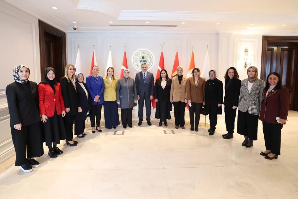 AK Parti Genel Merkez Kadın Kolları Başkanı Tuğba Işık Ercan, İçişleri Bakanı Çiftçi’yi Ziyaret Etti