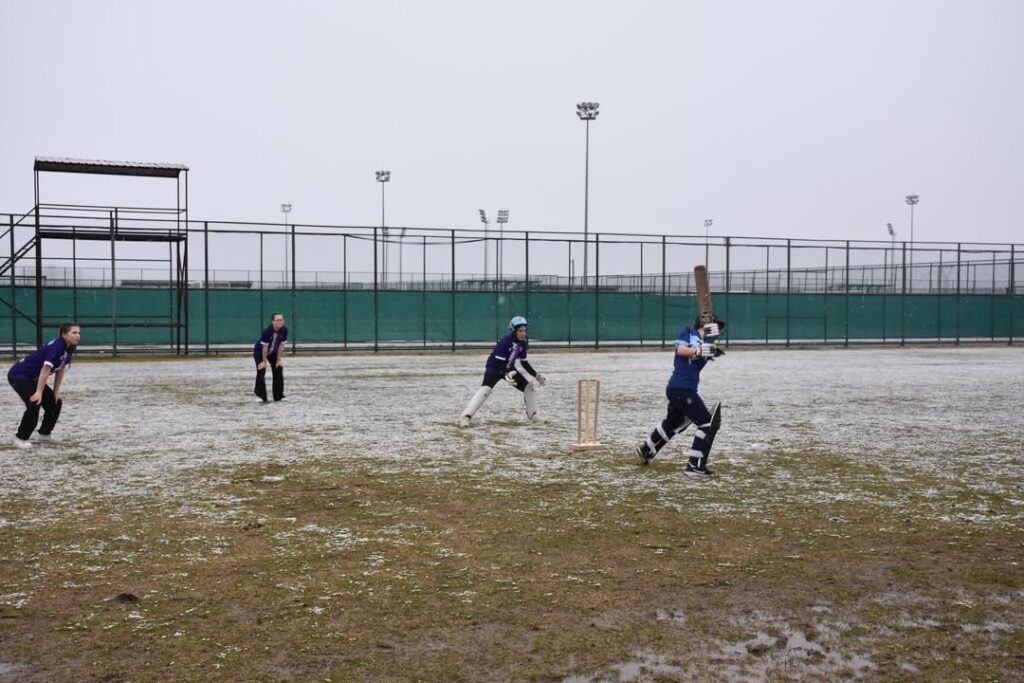 Genç Kızlar Kriket’te Şampiyon Spor Lisesi