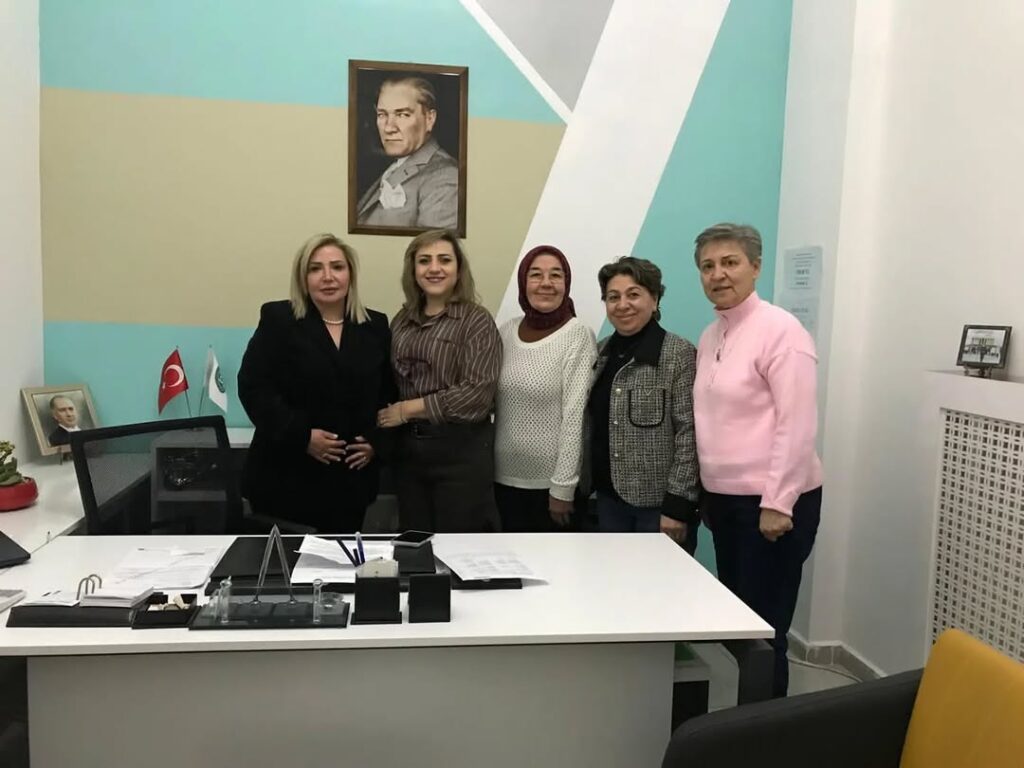 Afyonkarahisar Chp İl Kadın Kolları Başkanlığı Sibel Çağnayçoğay’ı Ziyaret Etti