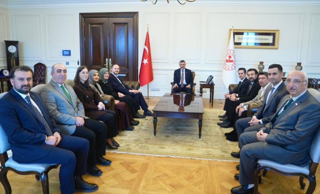 Yeşilay Genel Başkanı Doç. Dr. Mehmet Dinç İçişleri Bakanı Mustafa Çiftçi’yi Ziyaret Etti