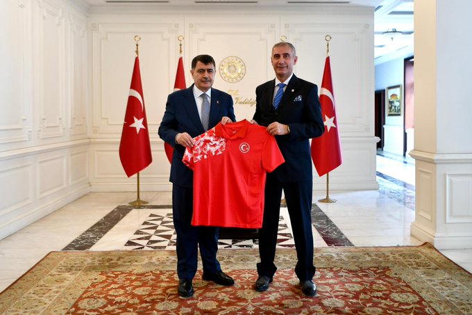 Vali Şahin’den Atletizm Ziyareti