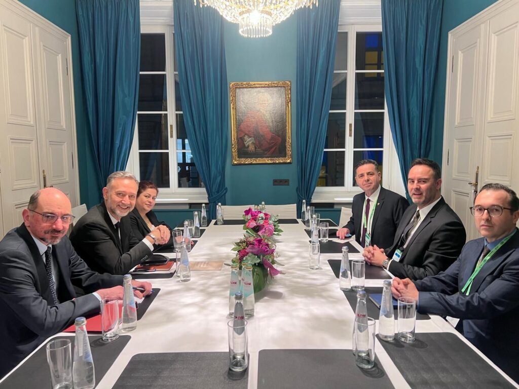 Münih’te Diplomatik Görüşmeler