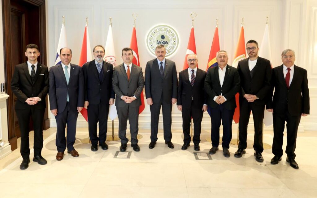 Rektörden Bakan’a Ziyaret