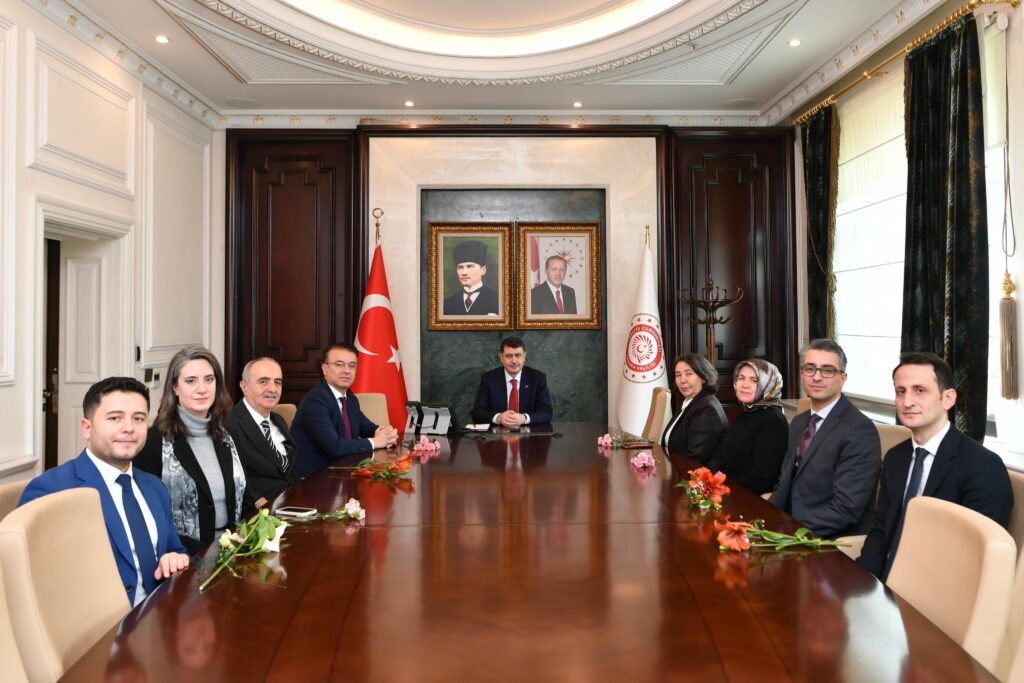 Vali Şahin’den Vergi Haftası Ziyareti