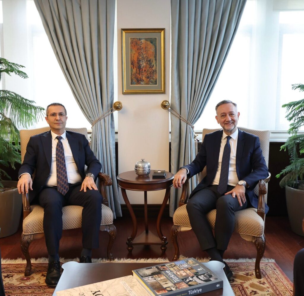 Gümrükçü ve Aliy Görüştü