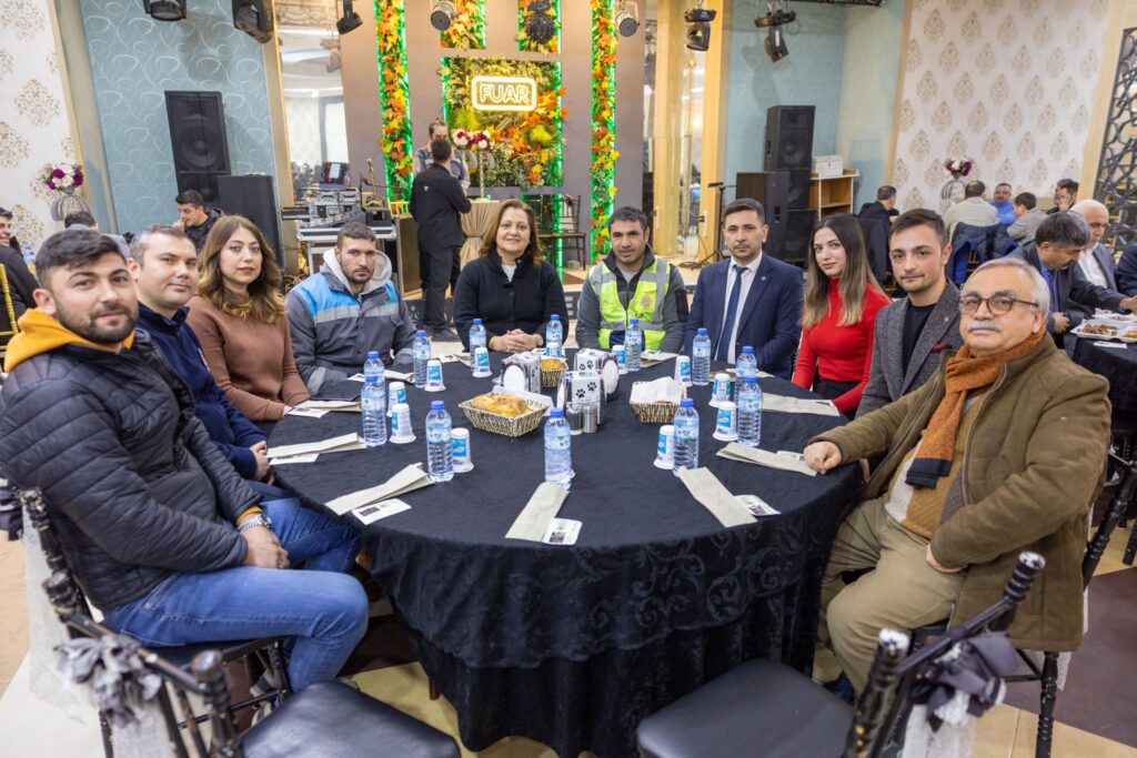 Belediye Çalışanlarıyla İftar