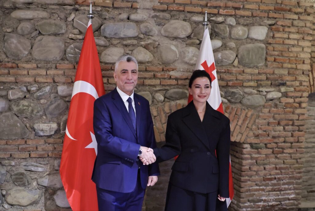 Gürcistan’da İş Forumu Görüşmesi