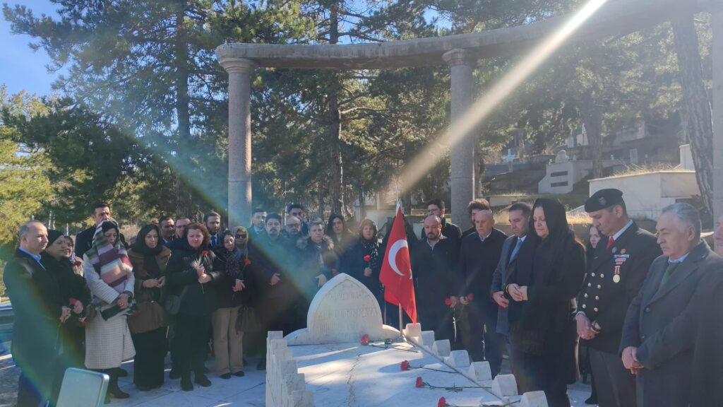 Ali Çetinkaya Kabri Başında Dualarla Anıldı