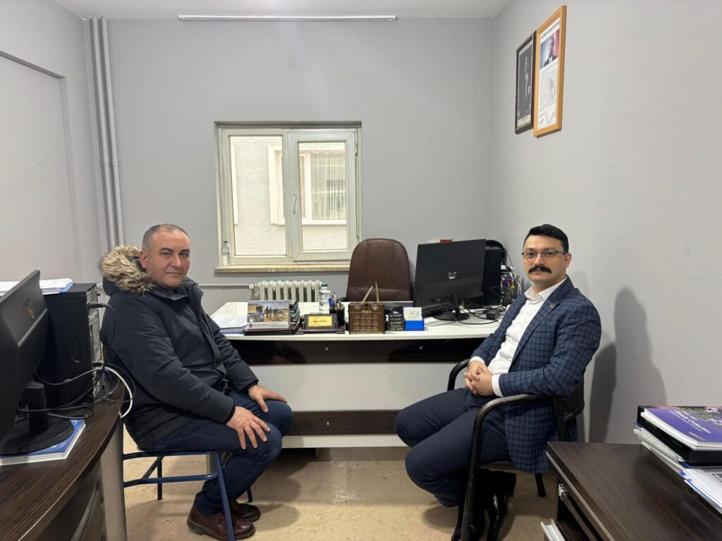 EMİRDAĞ’DA SOĞUK RÜZGÂRLAR! KAYMAKAM İLE BAŞKAN NEDEN GÖRÜŞMÜYOR?