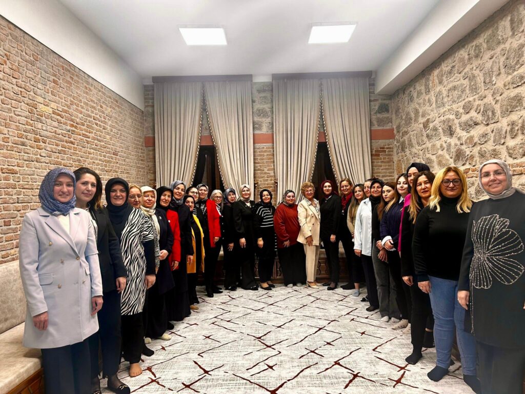 Karahisar Kadın Platformu’ndan Kadın Gazetecilere Anlamlı Buluşma