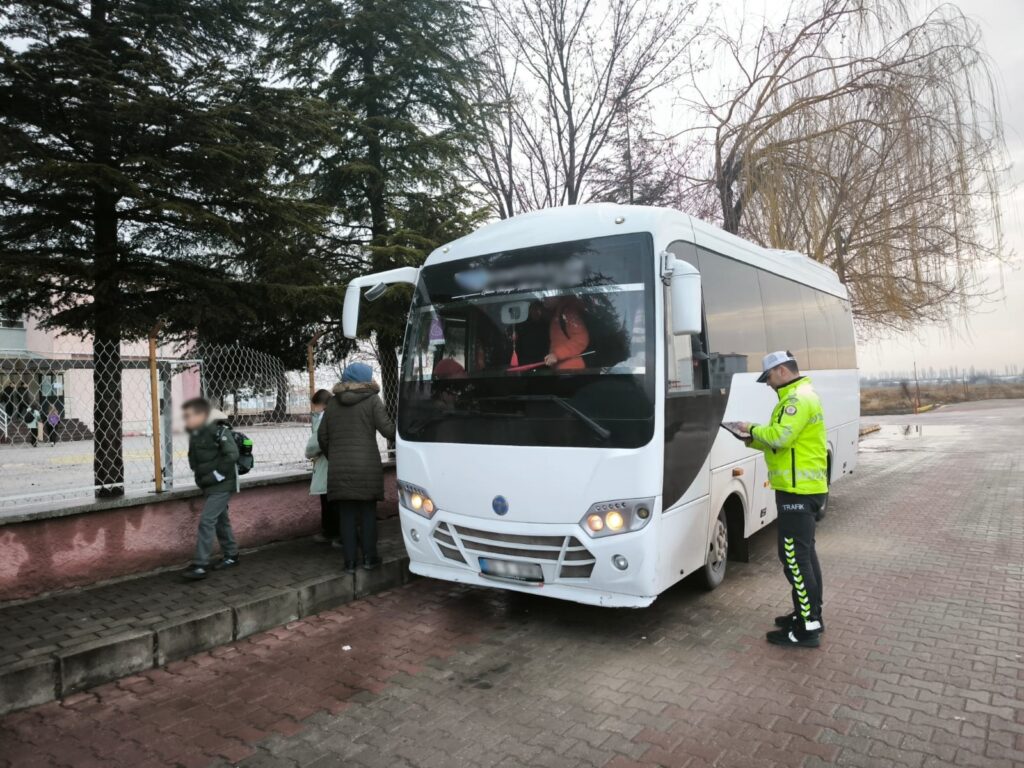 Okul servislerine sıkı denetim