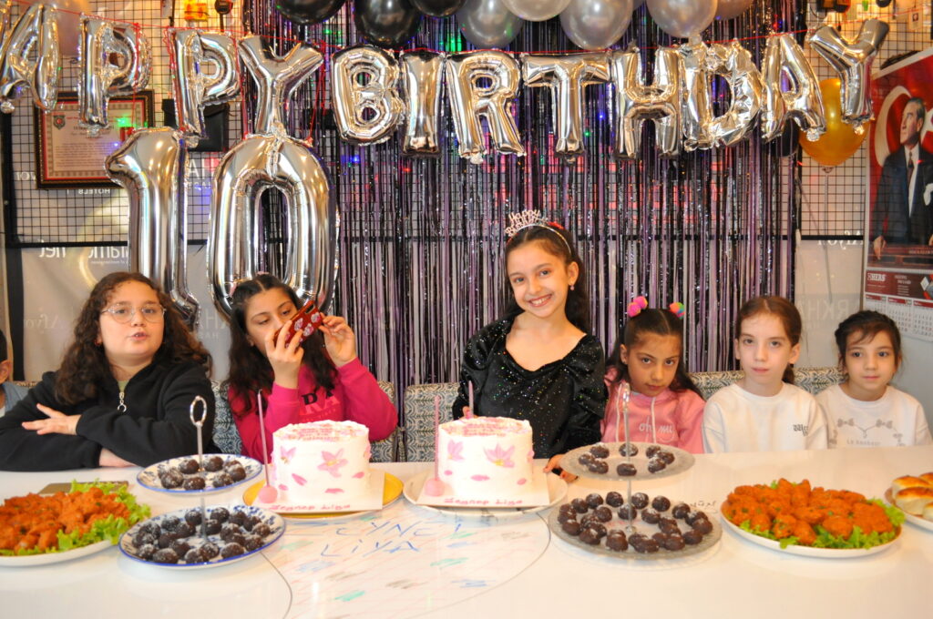 Zeynep Liya’nın 10. Yaş Coşkusu Cafelife’ta Kutlandı