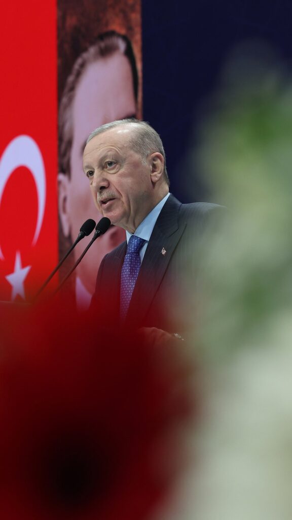 Başörtülü Kadınlar Devlette Özgürce Görev Yapıyor