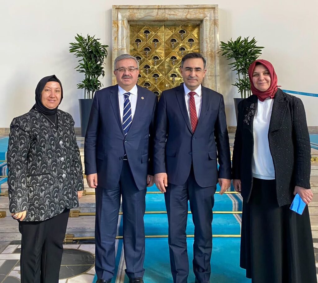 Emine Gökçe ve Seyhan Kılınçarslan Gazi Meclisinde Ağırlandı