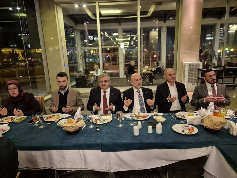 Afyonkarahisar İl Başkanı Av. Turgay Şahin İftar Sofrasında Buluştu