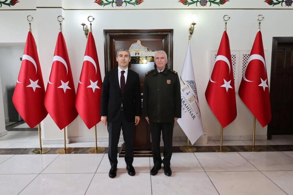 Tümgeneral Sinan Eren, Vali Dr. Naci Aktaş’ı Ziyaret Etti