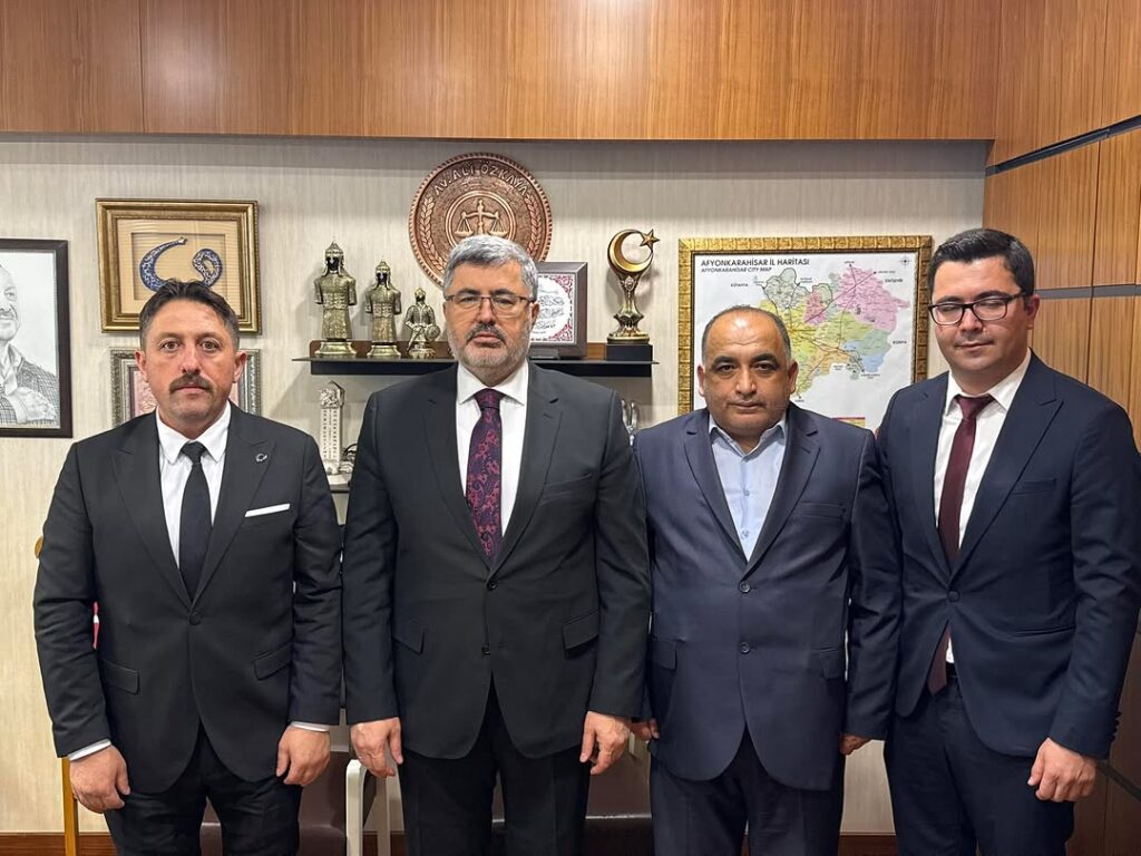 Sinanpaşa Tınaztepe Belediye Başkanı Adem Yetişkin ve Sinanpaşa İGM Üyesi Özgür Kıvrak Gazi Meclisi’nde Misafir Edildi