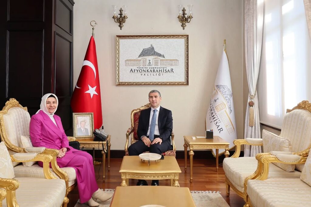 İçişleri Bakanlığı İller İdaresi Daire Başkanı Suna Üstüner, Valimiz Dr. Naci Aktaş’a Hayırlı Olsun Ziyaretinde Bulundu