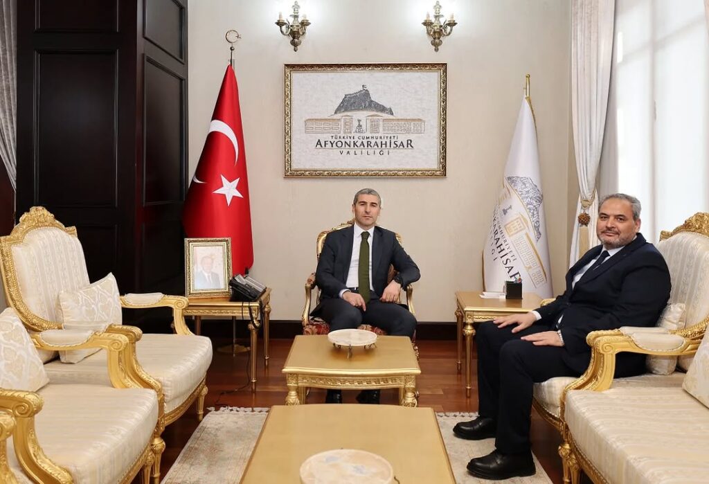 Afyonkarahisar Valiliği’nden Prof. Dr. Adem Aslan’ın Vali Dr. Naci Aktaş’a Ziyareti