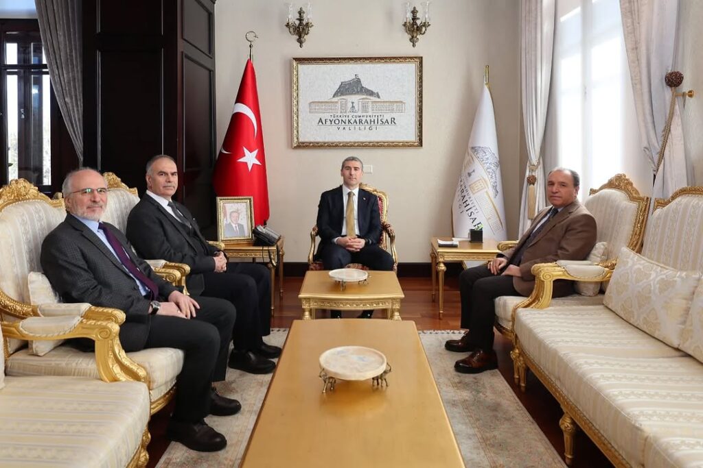 AKÜ Rektörü Prof. Dr. Mehmet Karakaş ve Rektör Yardımcıları Vali Dr. Naci Aktaş’ı Ziyaret Etti