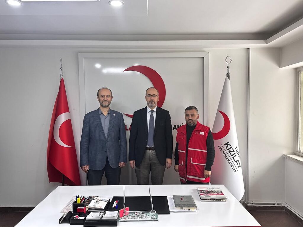 Afyonkarahisar İl Sağlık Müdürü Hakkı Öztürk Türk Kızılay Afyonkarahisar İl Merkezi’ni Ziyaret Etti