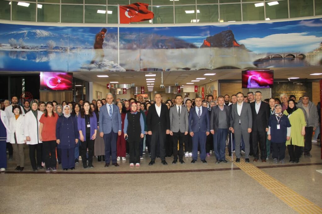 Afyonkarahisar Devlet Hastanesi’nin İstiklal Marşı ve Mehmet Akif Ersoy Anma Günü Etkinliği